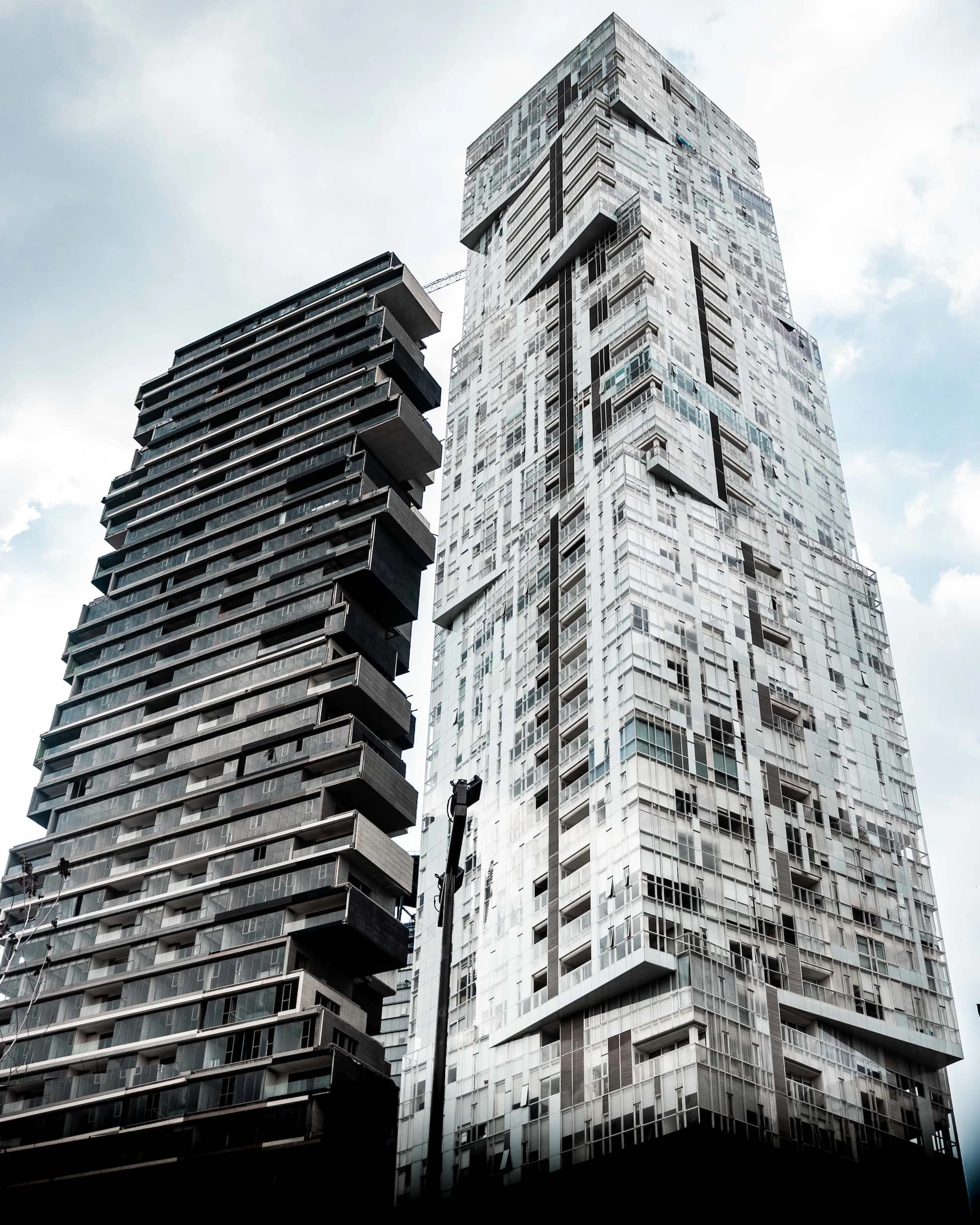 Edificación residencial con área comercial "Morro Solar"